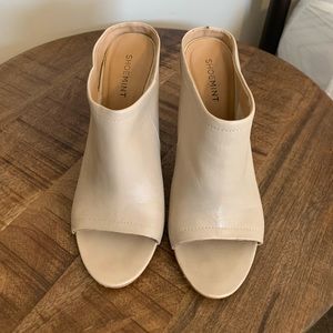 ShoeMint Miller Women’s Leather Peep-Toe Mules